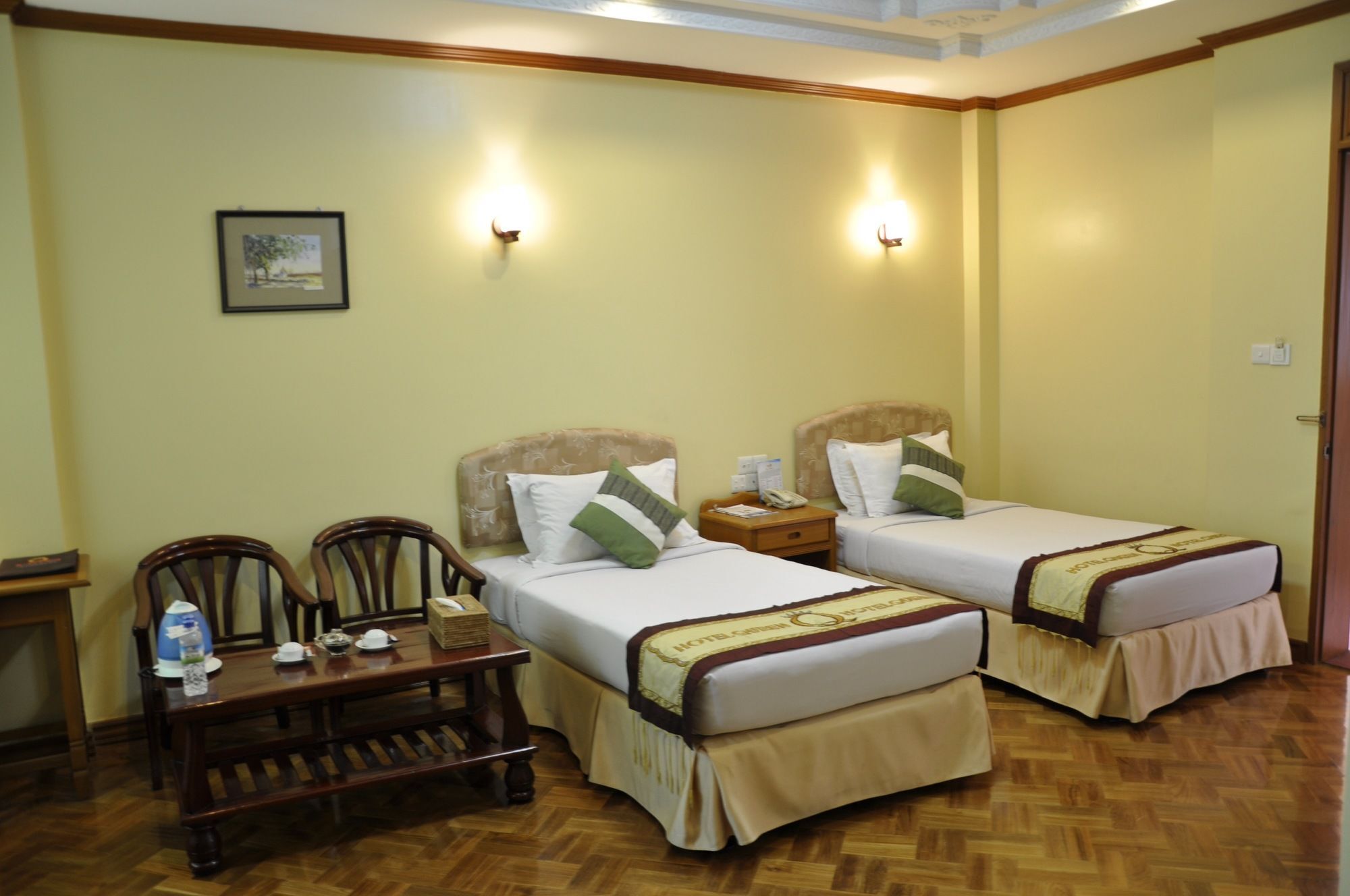 Hotel Queen Мандалай Экстерьер фото