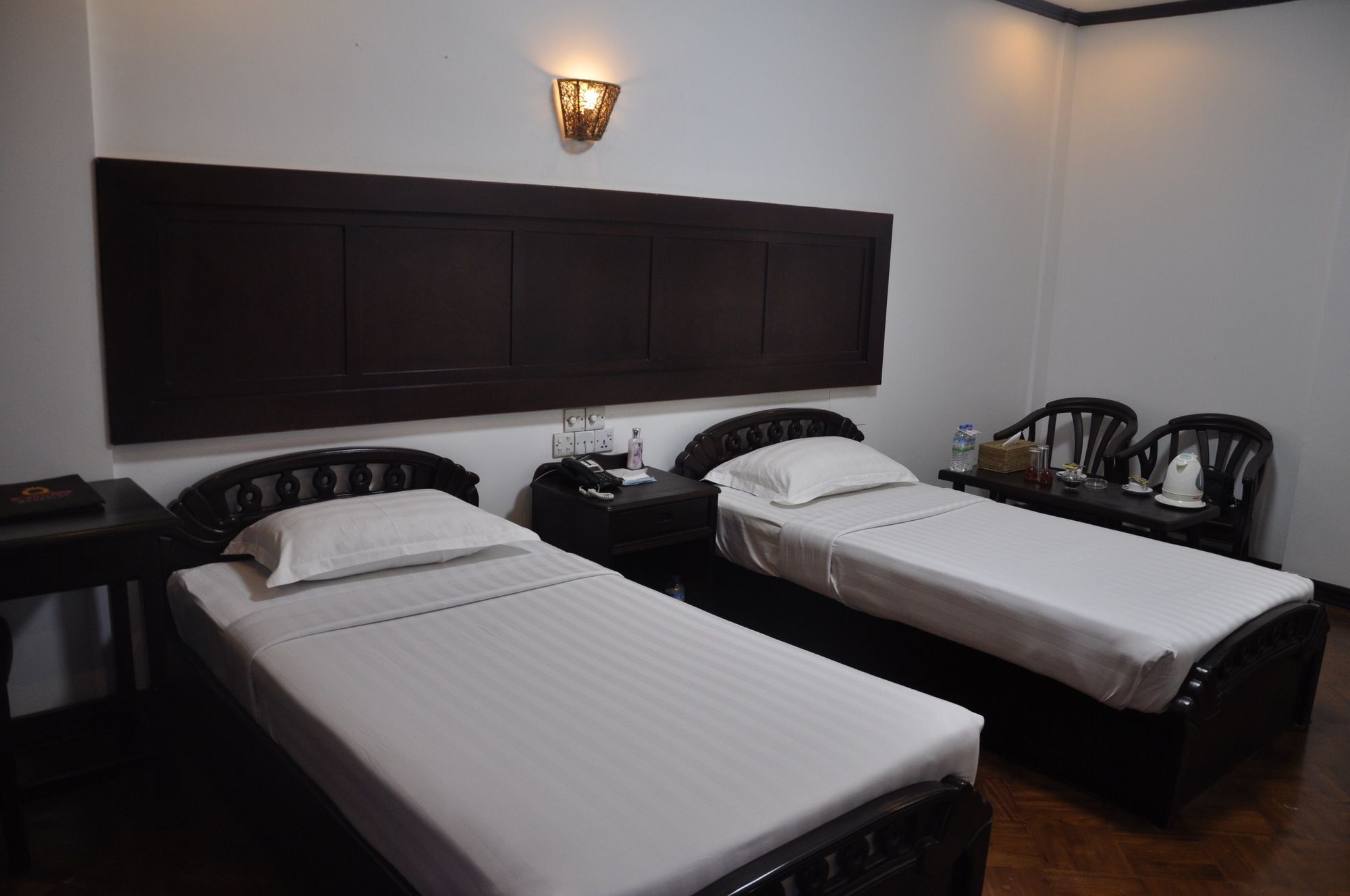 Hotel Queen Мандалай Экстерьер фото