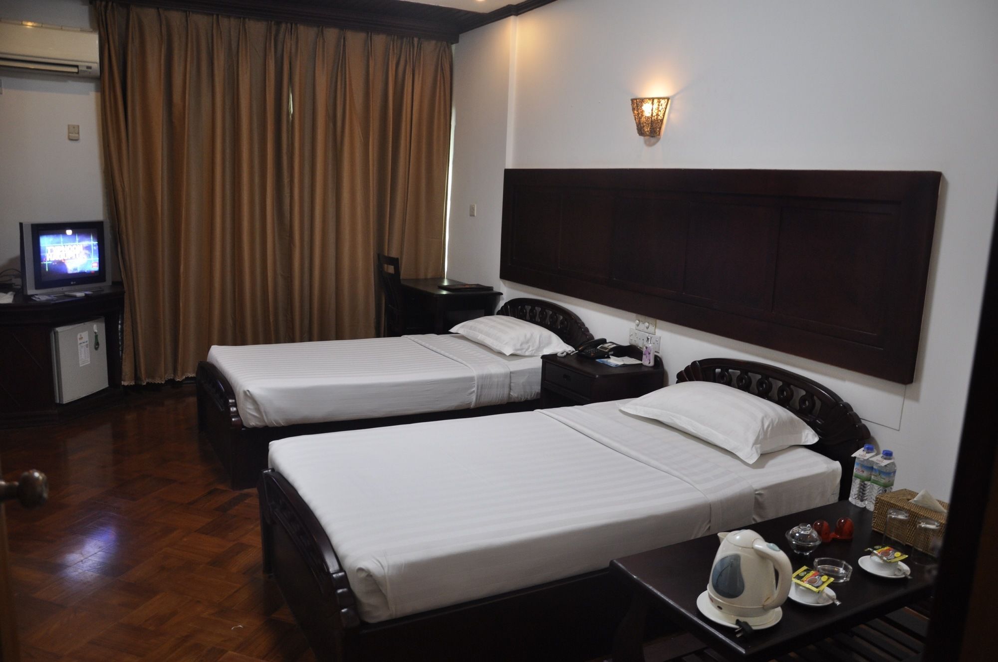 Hotel Queen Мандалай Экстерьер фото