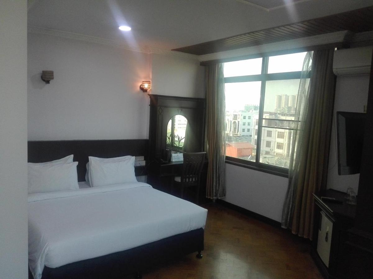 Hotel Queen Мандалай Номер фото
